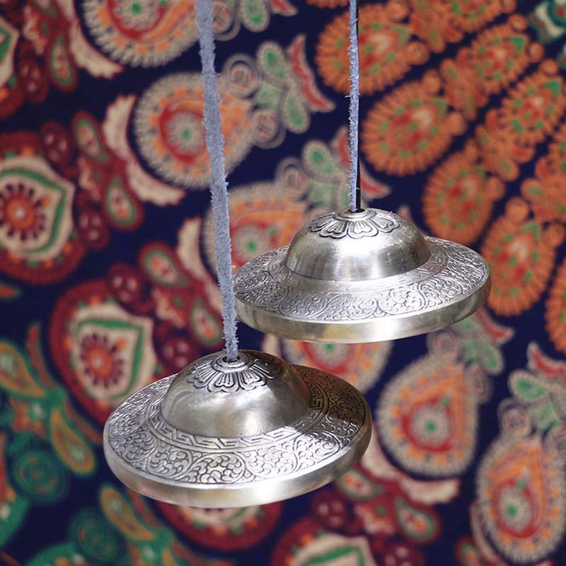 Cloches Tingsha en Cuivre – Cymbales Tibétaines de Méditation avec Mantra “Om Mani Padme Hum”