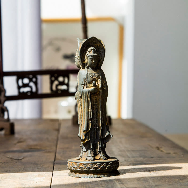 Statue de Buddha Stones en résine coulée à trois côtés Kwan Yin Avalokitesvara en poudre de fer et rouille Décoration de bureau