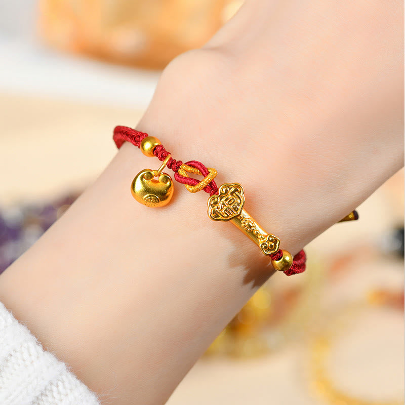 Bracelet Tressé Porte-Bonheur Fil Rouge Fu & Bâton Ruyi