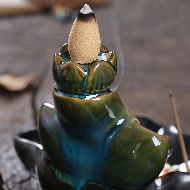 Porte-Encens à Reflux Lotus avec Poisson Koi en Céramique – 11,5 cm