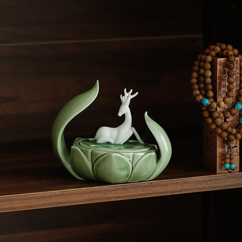 Brûleur d’Encens Cerf sur Lotus – Céramique Zen Artisanale