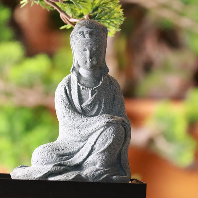 Statue Avalokiteshvara en grès – Bénédiction et sérénité pour la maison
