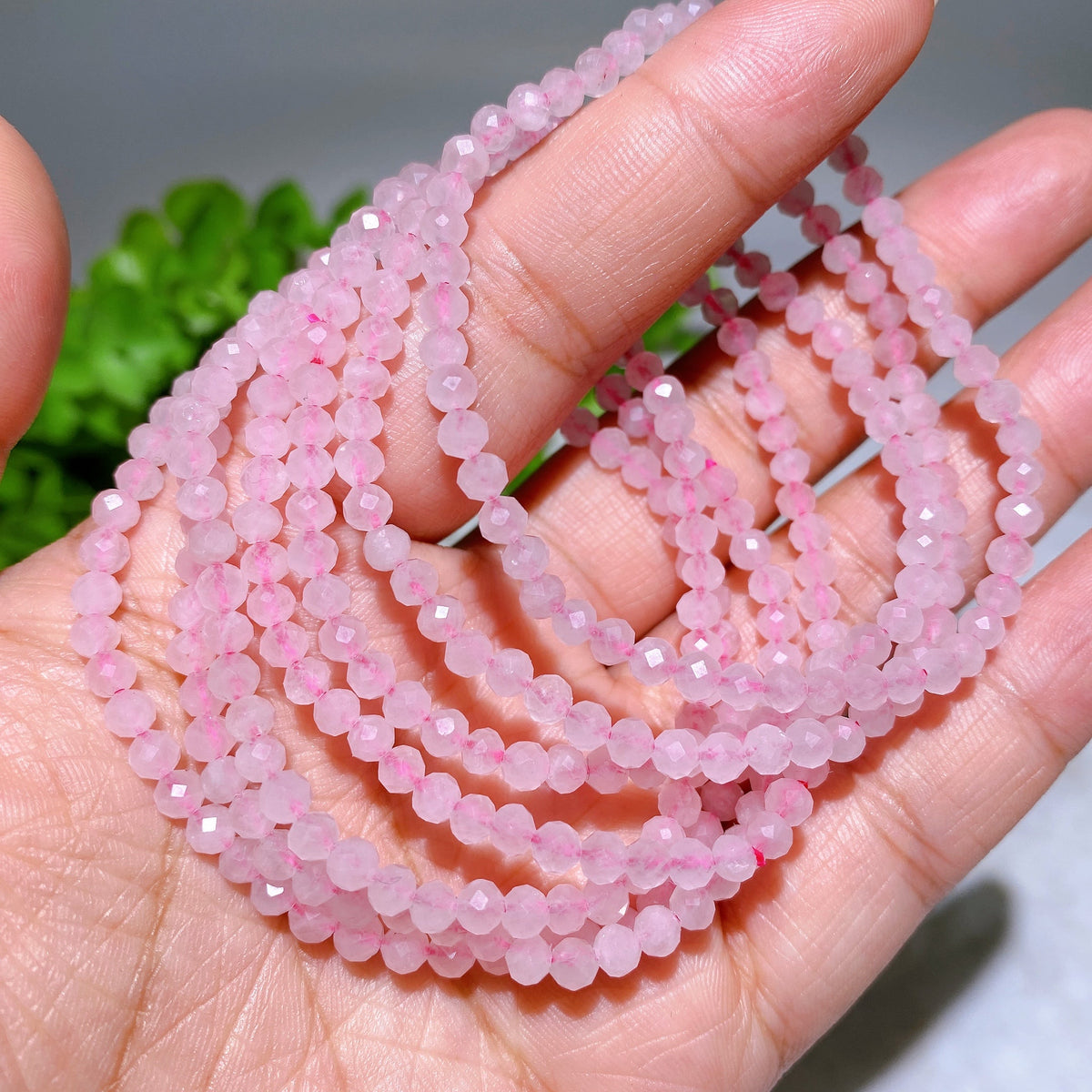 Bracelet Élégant en Quartz Rose Facetté 4 mm