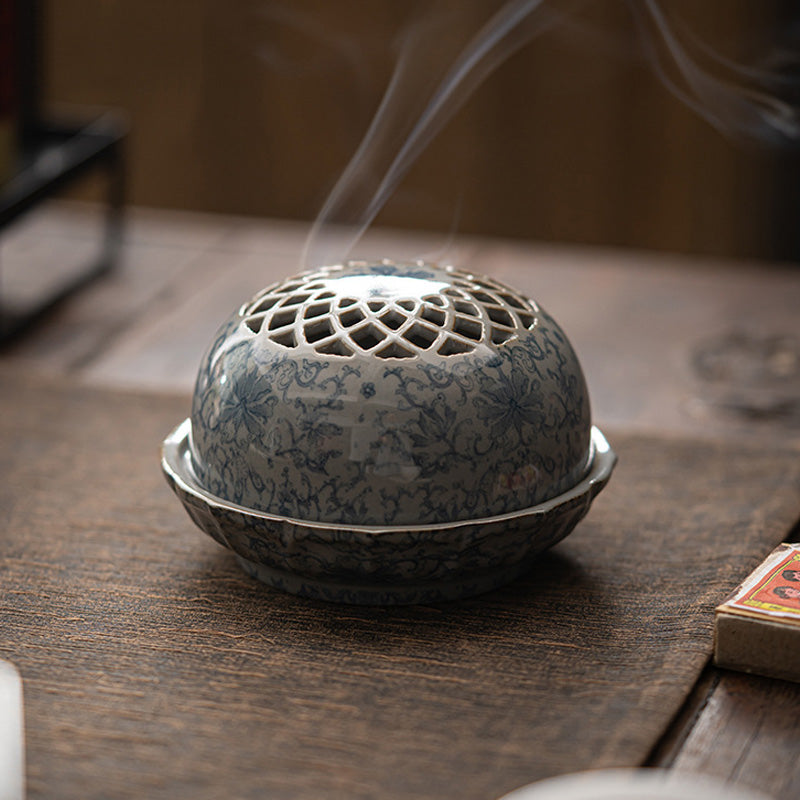 Brûleur d’Encens en Porcelaine Bleu & Blanc – Motifs Traditionnels Chinois