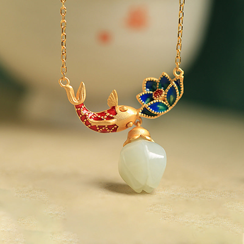 Pendentif Carpe Koï & Lotus en Jade Blanc Naturel