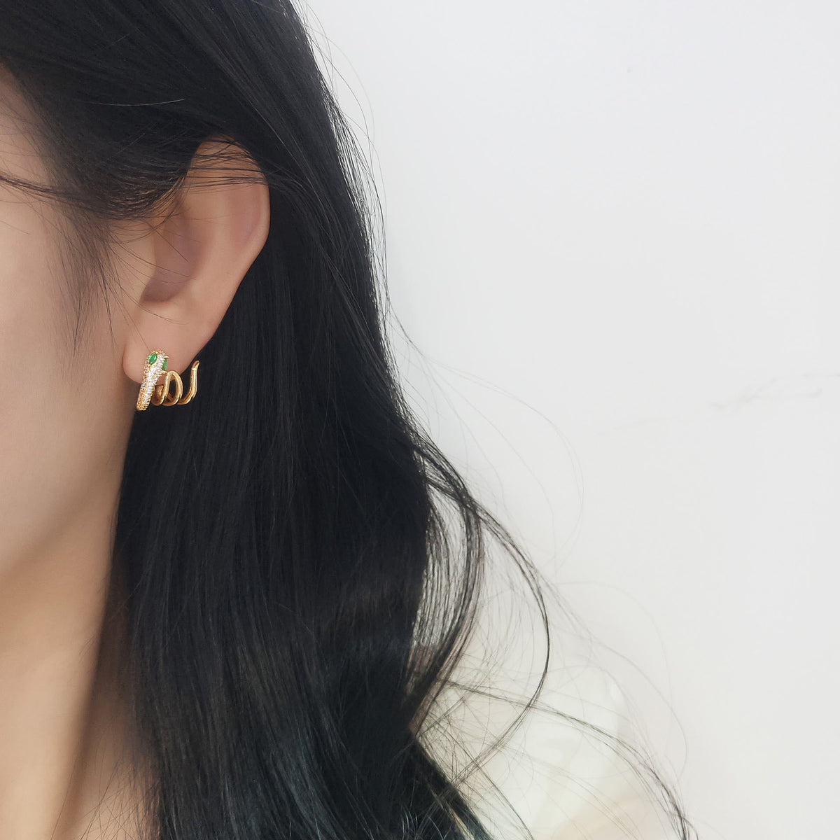 Boucles d’Oreilles Serpent du Zodiaque Chinois aux Yeux Verts en Argent 925