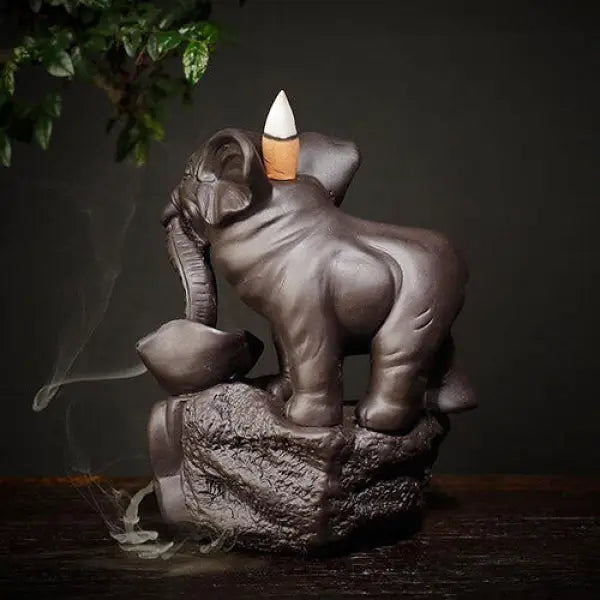 Brûle-Encens Cascade Éléphant en Céramique 4 Une présence décorative douce pour une atmosphère apaisante A