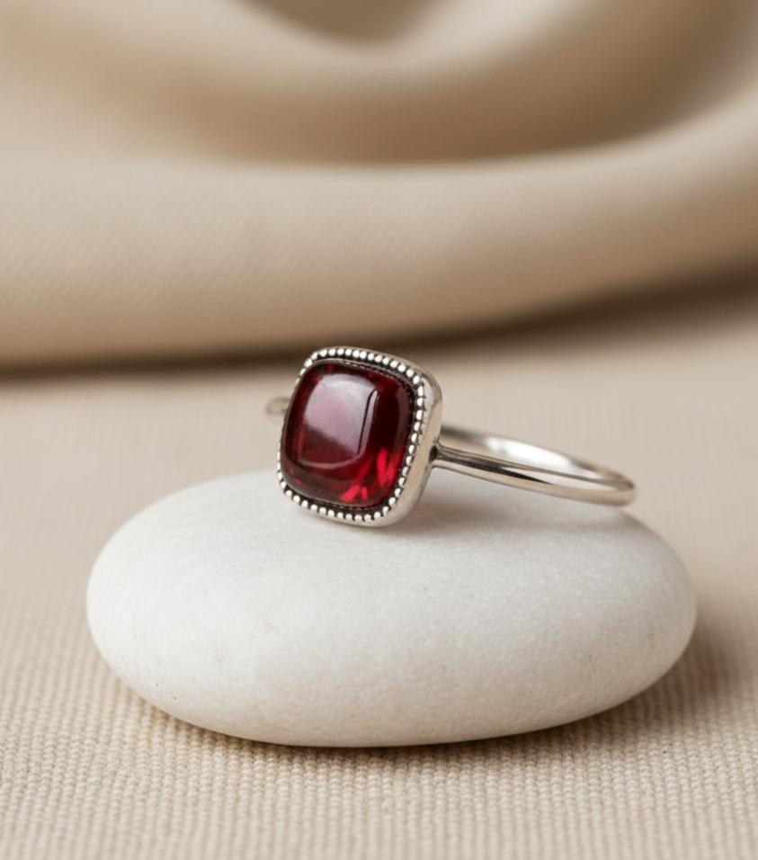 Bague Carré Passion en Grenat Naturel & Argent Sterling 925 Ajustable