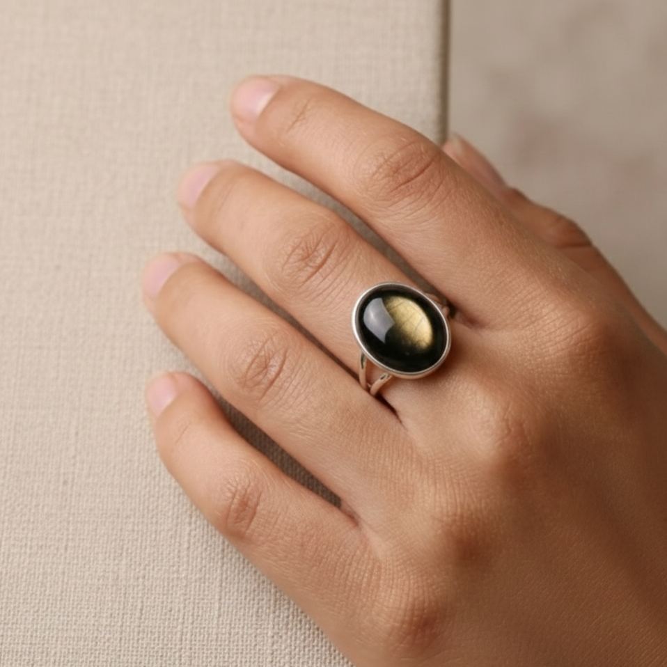 Bague Obsidienne Dorée “Armure Intérieure” – Pierre naturelle – Bague ajustable