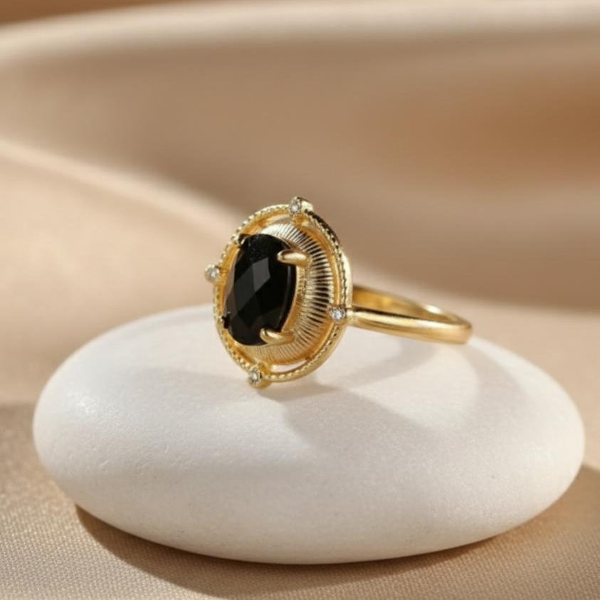Bague Noir Magnétique en Spinelle Noir & Plaqué Or