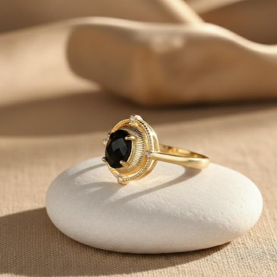 Bague Noir Magnétique en Spinelle Noir & Plaqué Or