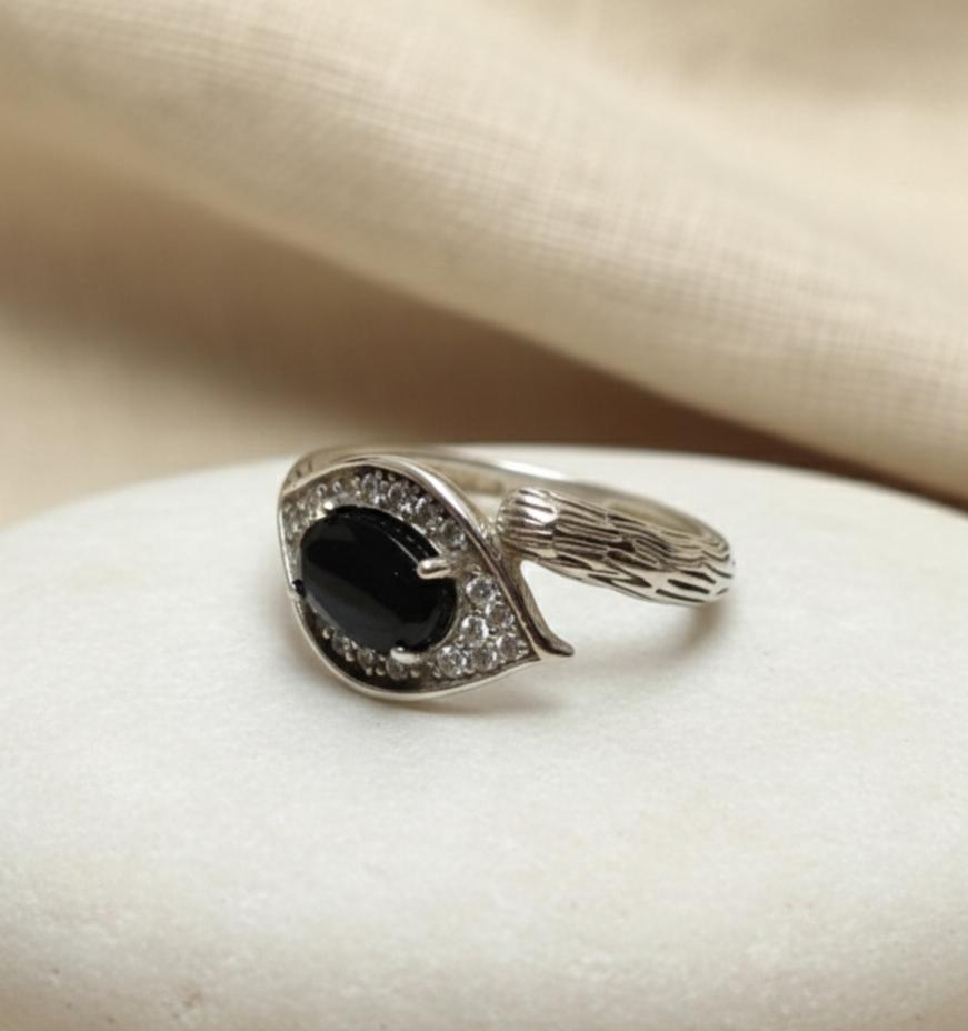 Bague Sérénité Ancrée en Agate Noire Naturelle & Argent – Ajustable