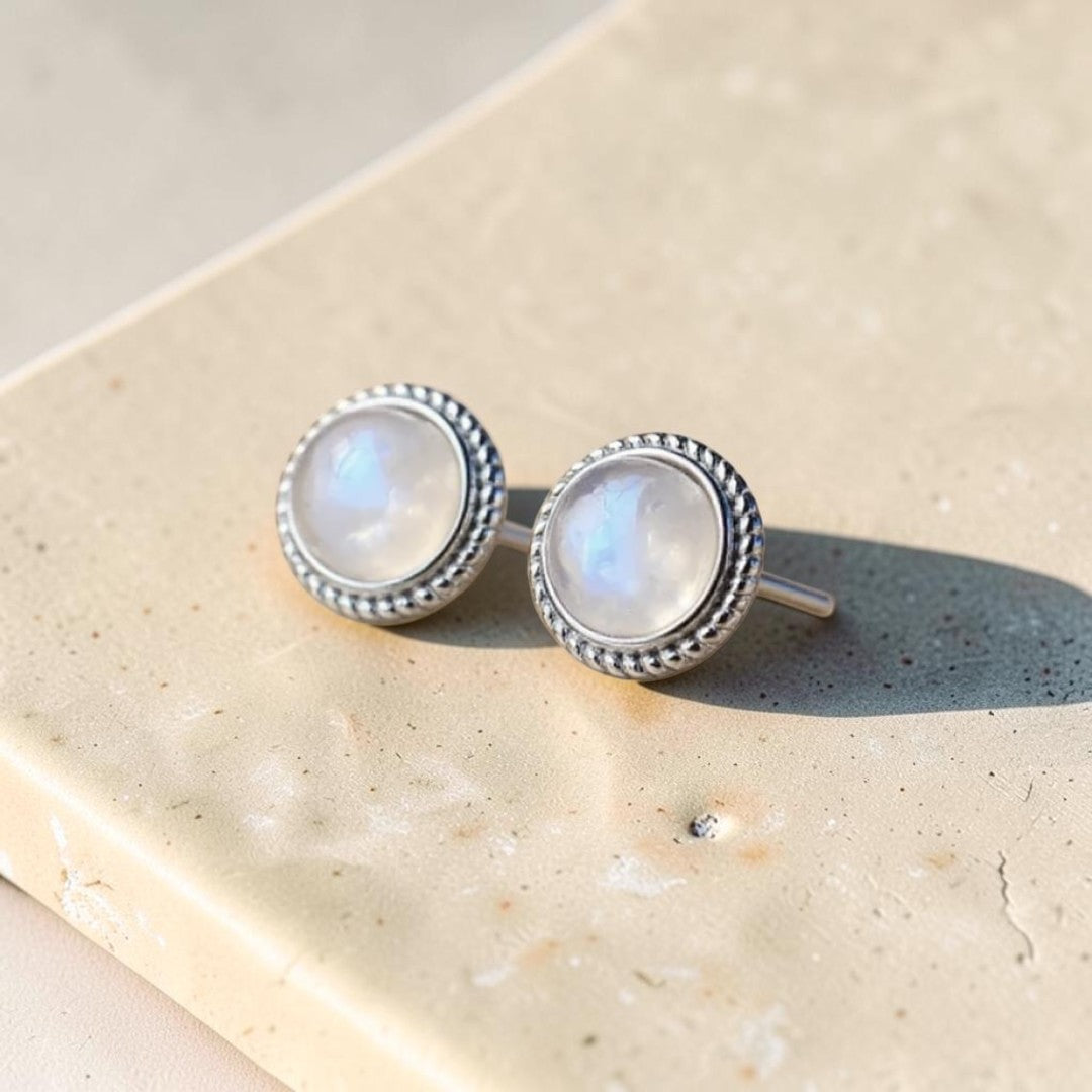 Boucles d'Oreilles Bouton en Labradorite Blanche & Argent