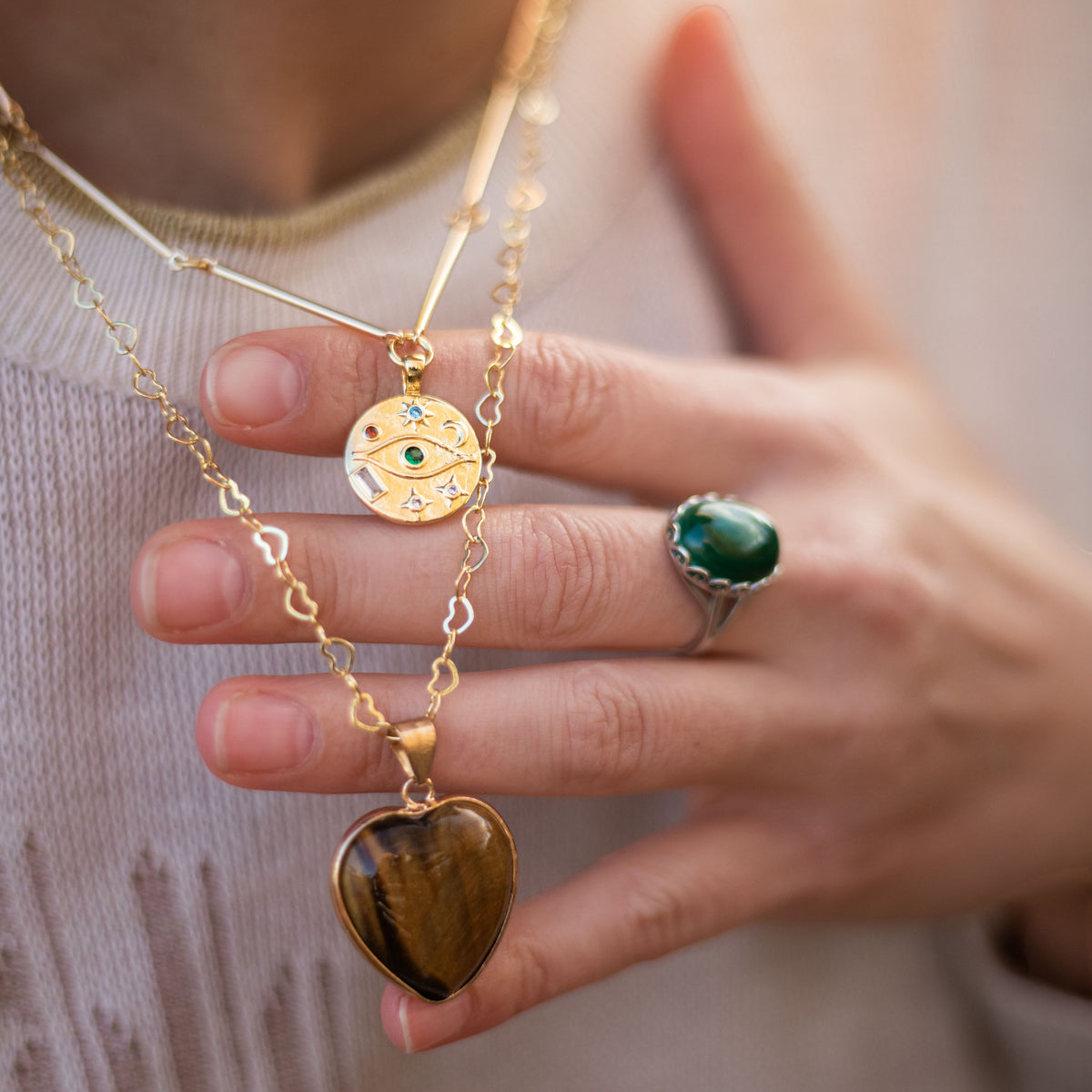 Collier Double Coeur Protecteur en Oeil de Tigre