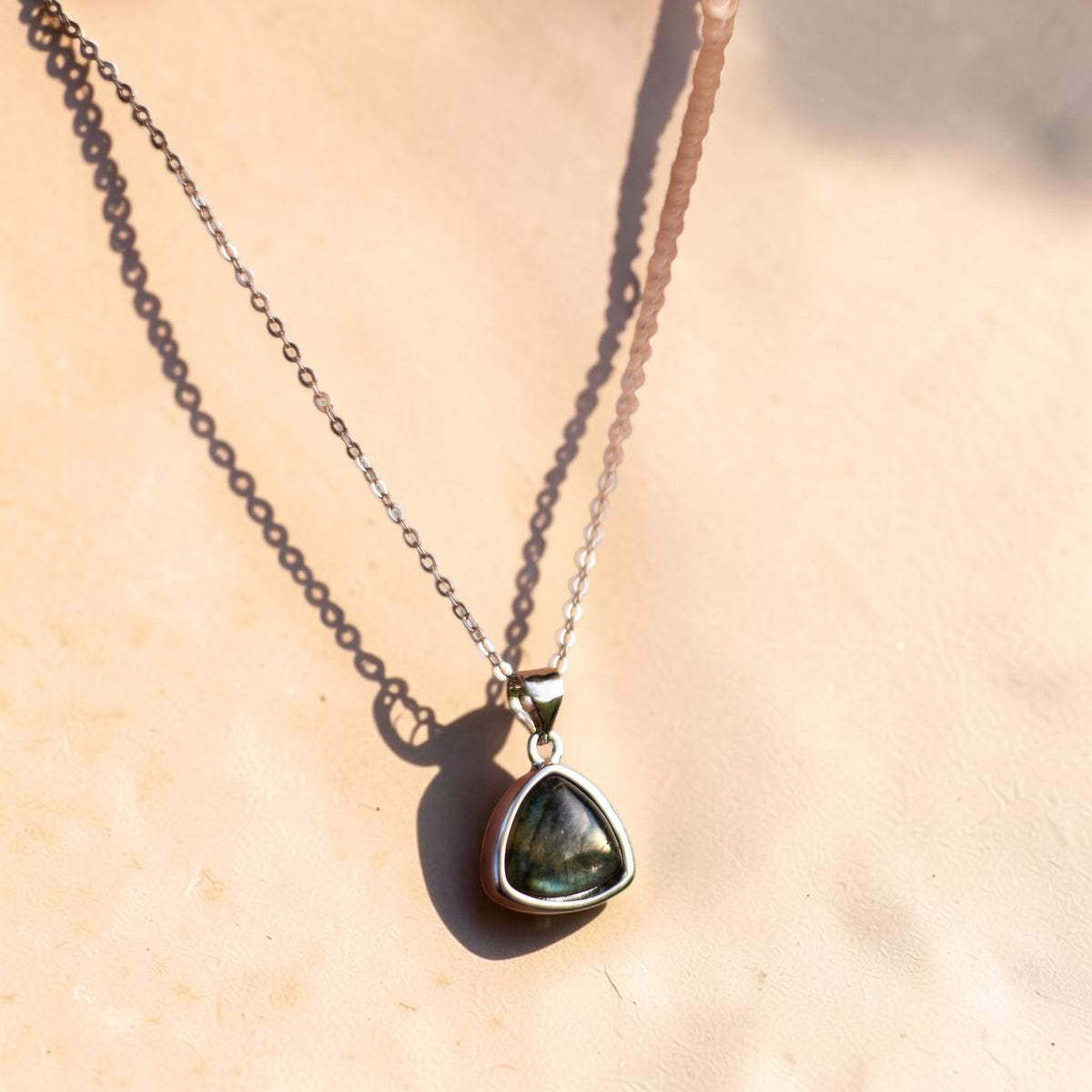 Pendentif Protecteur d'Aura en Labradorite & Argent