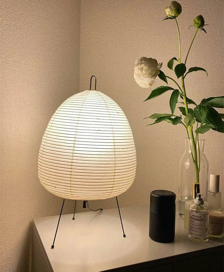 Lampe d’Ambiance Japonaise en Papier de Riz, Métal & Tissu – Lumière Zen Apaisante