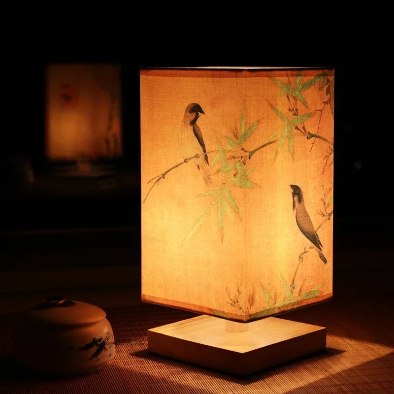 Lampe de Chevet Motif Bambou & Oiseaux en Bois et Tissu, Lumière Zen Poétique