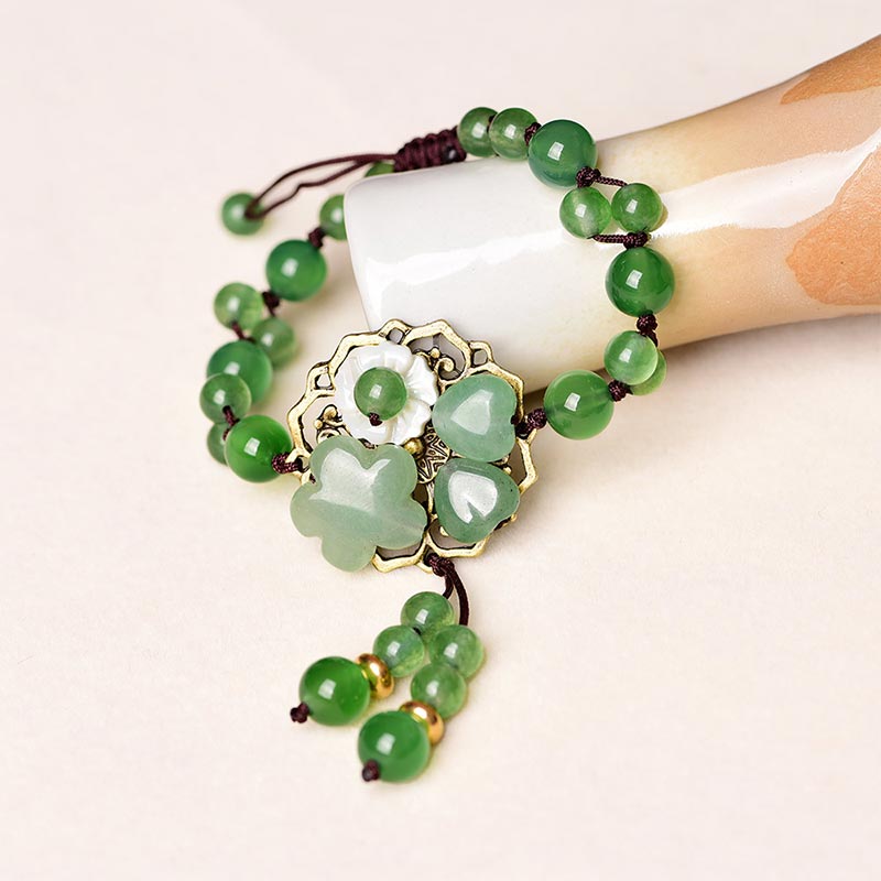 Bracelet Porte-Bonheur en Jade Vert & Fleur Symbolique | Harmonie & Épanouissement