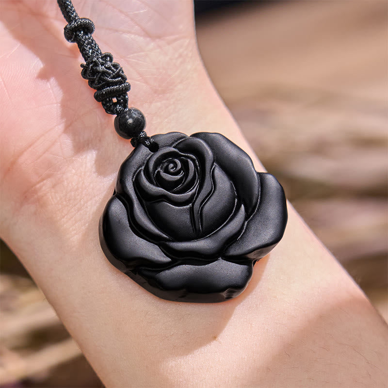 Collier Pendentif Rose en Obsidienne Noire Naturelle
