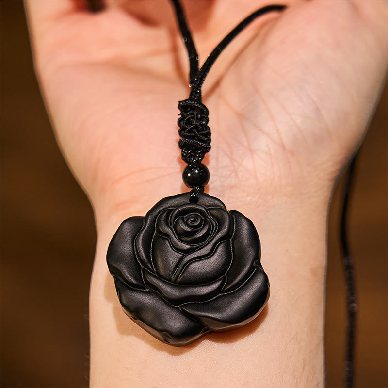 Collier Pendentif Rose en Obsidienne Noire Naturelle