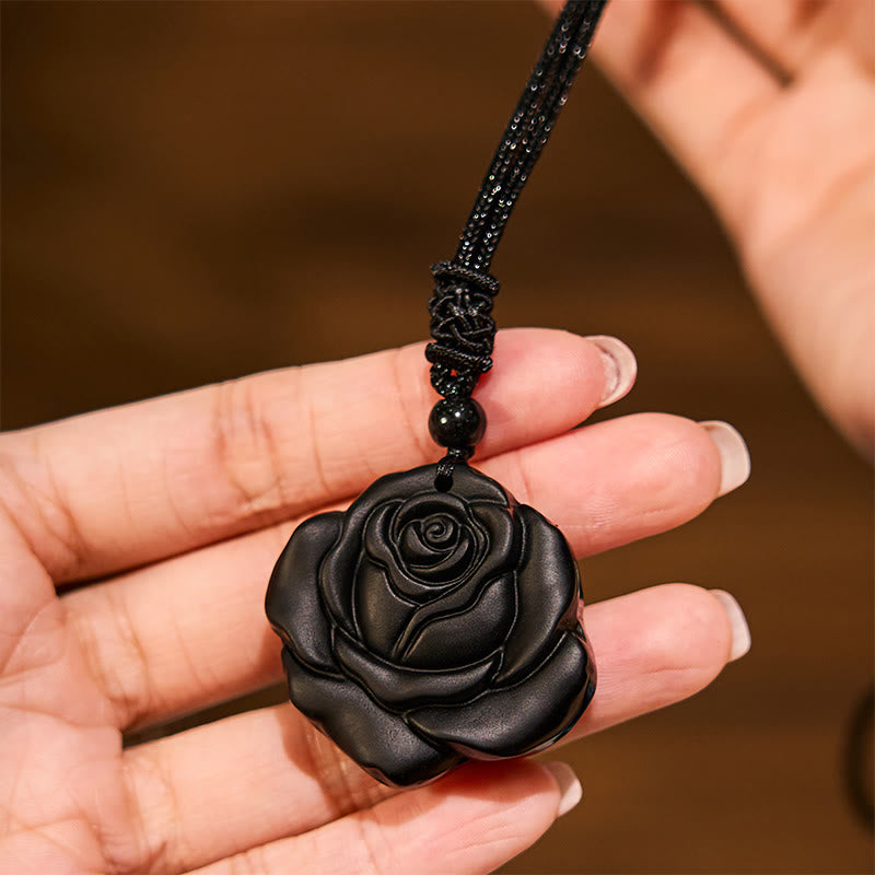 Collier Pendentif Rose en Obsidienne Noire Naturelle