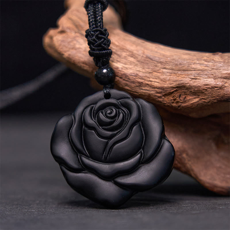 Collier Pendentif Rose en Obsidienne Noire Naturelle