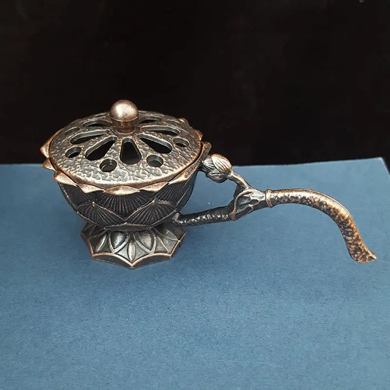 Brûleur d’Encens Lotus en Laiton Rétro, Élégance Zen & Tradition Orientale