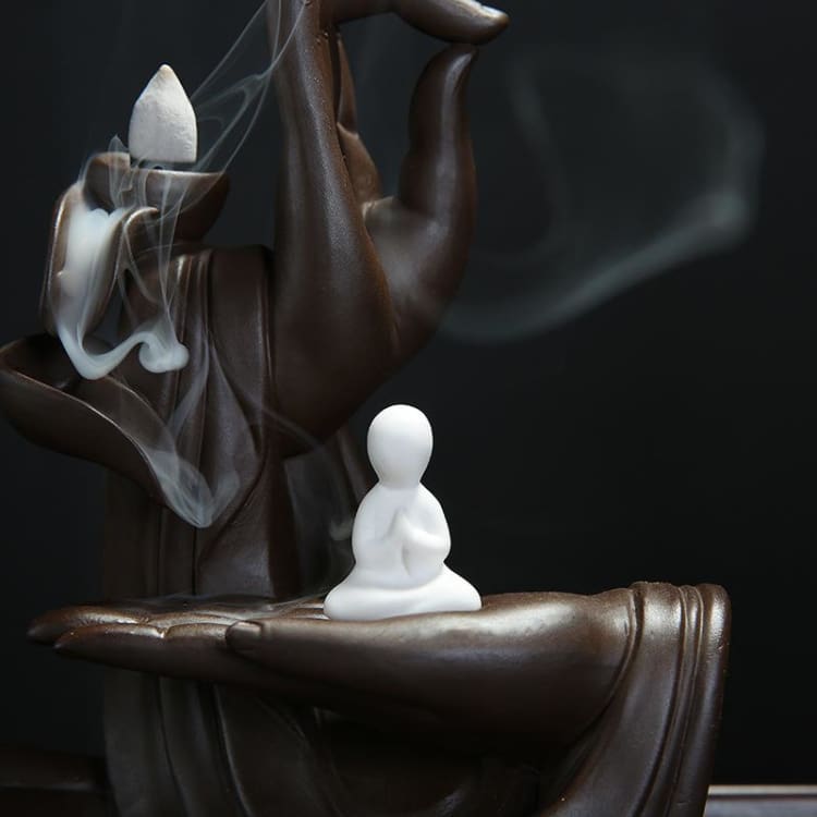 Cascade d’Encens « Prière de Bouddha » – Encensoir en Céramique + 10 cônes offerts
