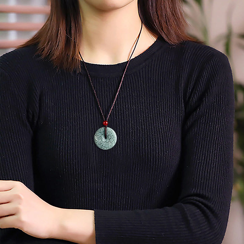 Pendentif Fleur de Jade Vert, Boucle de Paix & Harmonie
