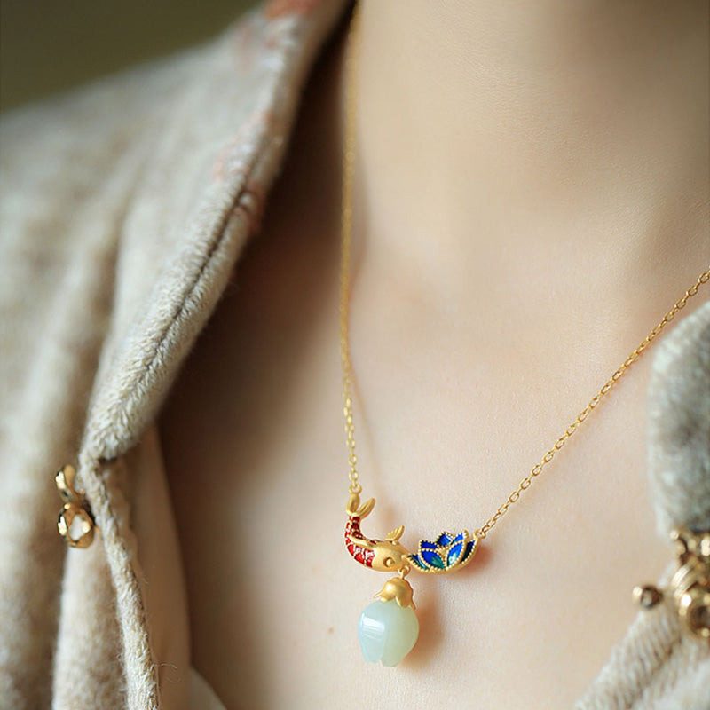 Pendentif Carpe Koï & Lotus en Jade Blanc Naturel