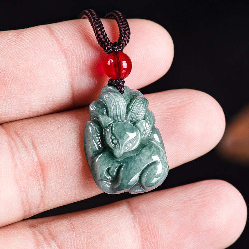 Collier de Prospérité Renard à Neuf Queues en Jade Vert Naturel – Pendentif Symbolique Unisexe