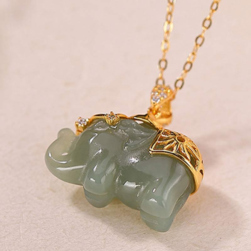 Collier en Jade Naturel avec Pendentif Éléphant en Argent Sterling 925