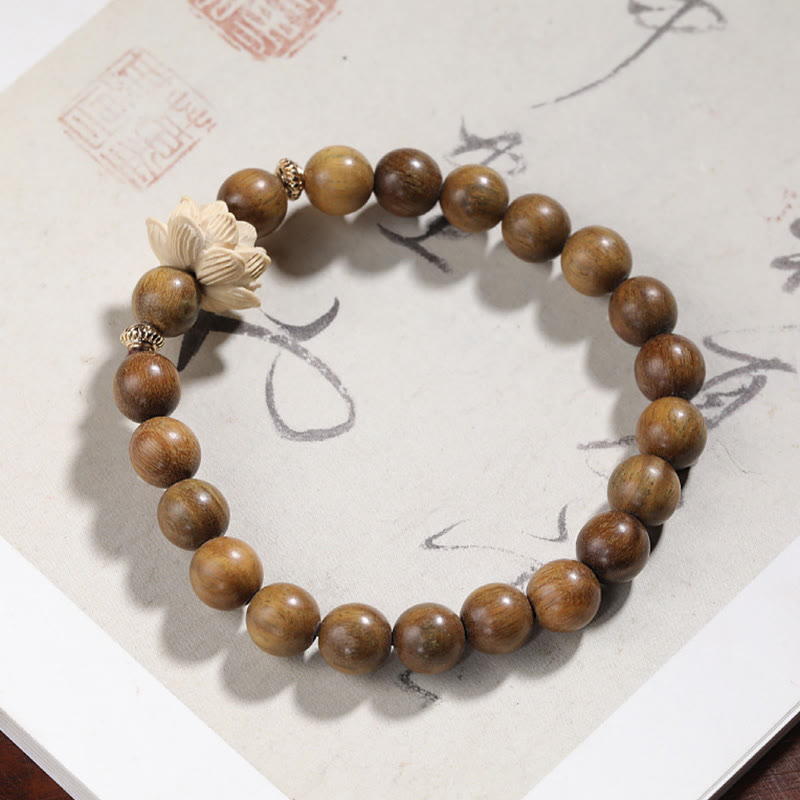 Bracelet Lotus en Bois de Santal Vert – Sérénité & Ancrage Naturel