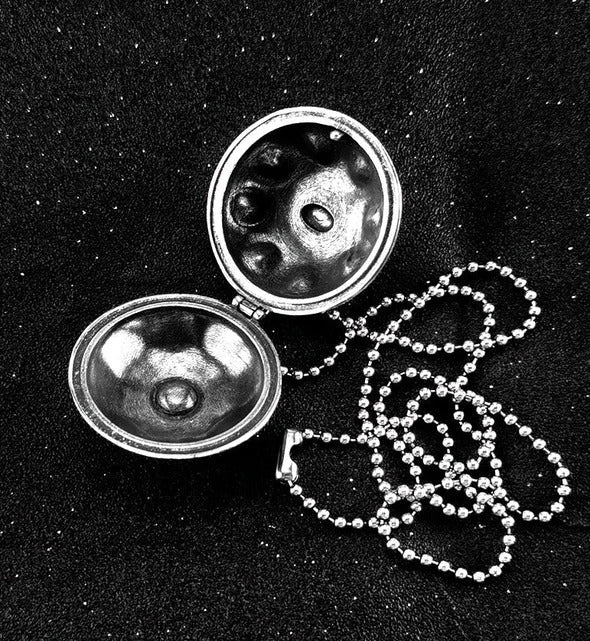 Pendentif Handpan Argenté – Collier Musical & Spirituel Unisexe
