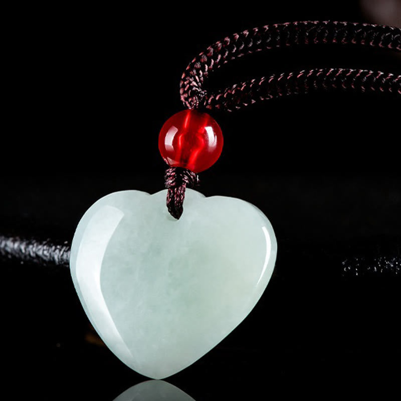 Pendentif Cœur en Jade Naturel, Symbole de Prospérité et d’Harmonie