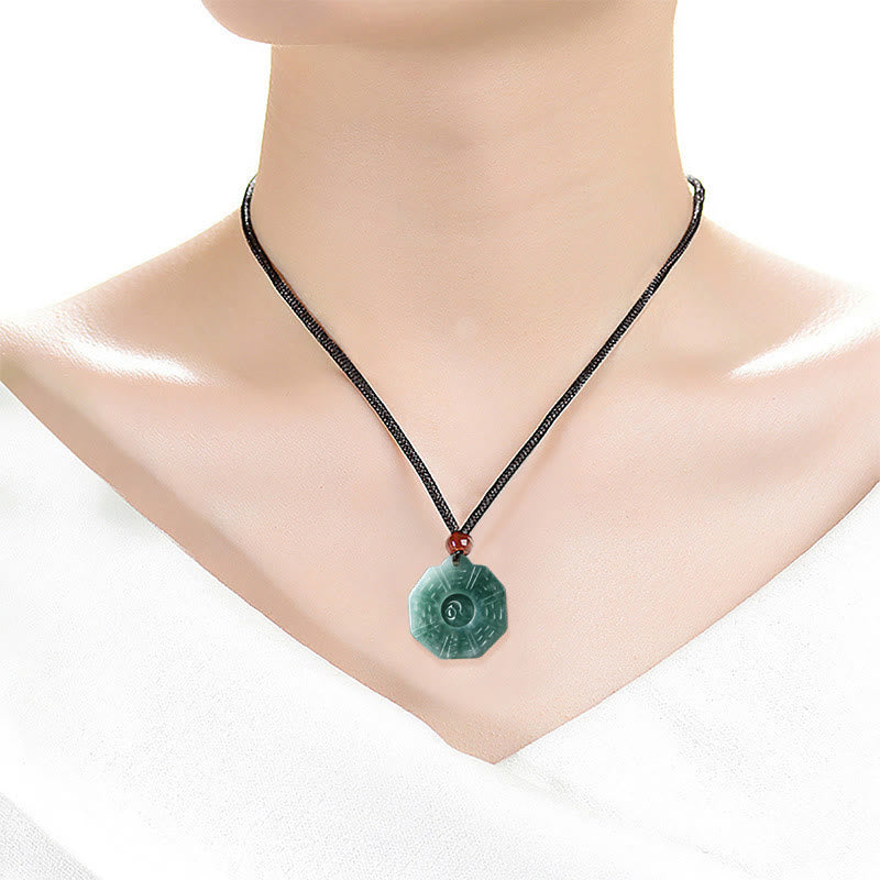 Collier Feng Shui Bagua Yin Yang en Jade Naturel