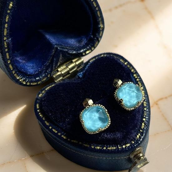 Boucles d'Oreilles Turquoise – Étreinte du Ciel, Argent Plaqué Or