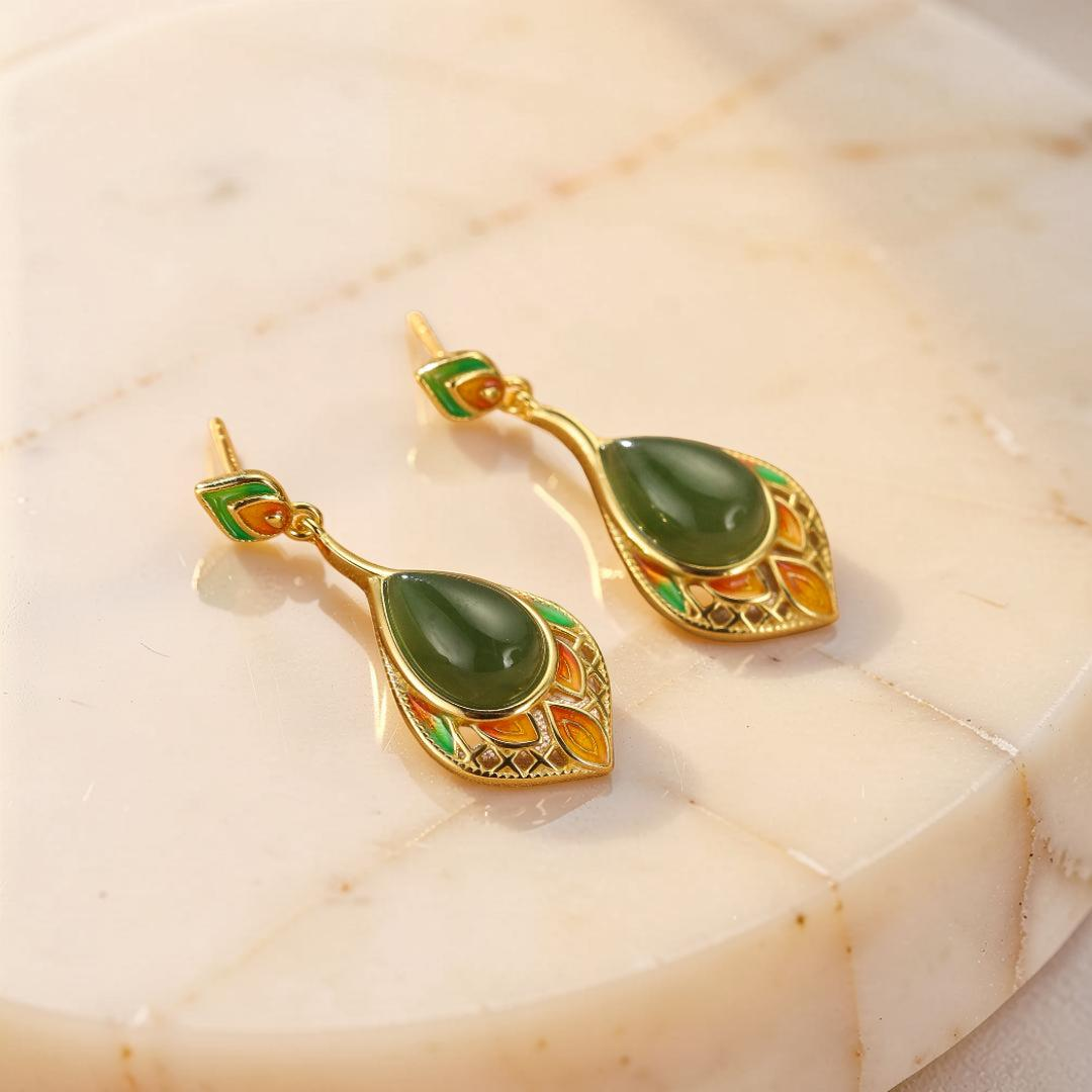 Boucles d'Oreilles Pendantes Jade – Feuille de Joie, Argent Plaqué Or