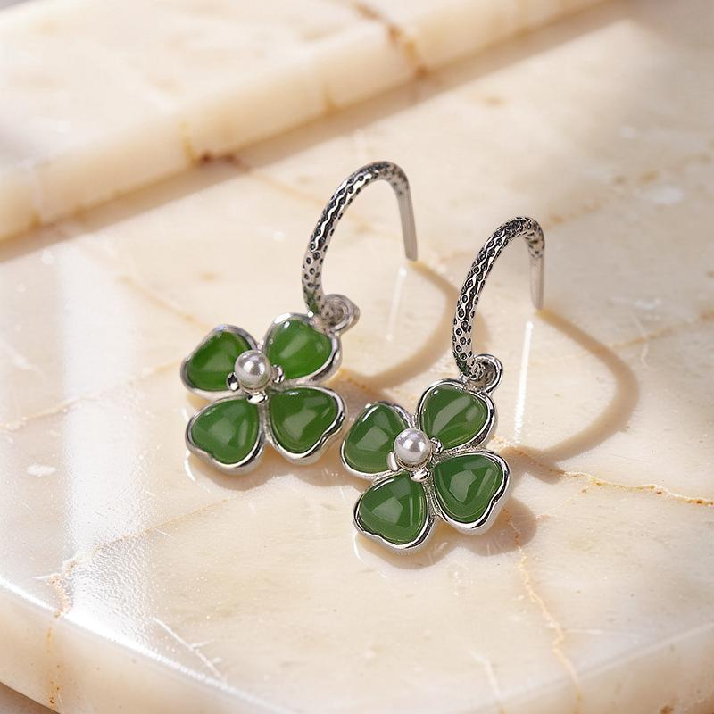 Boucles d'Oreilles Trèfle en Jade – Pure Chance, Argent Plaqué Or