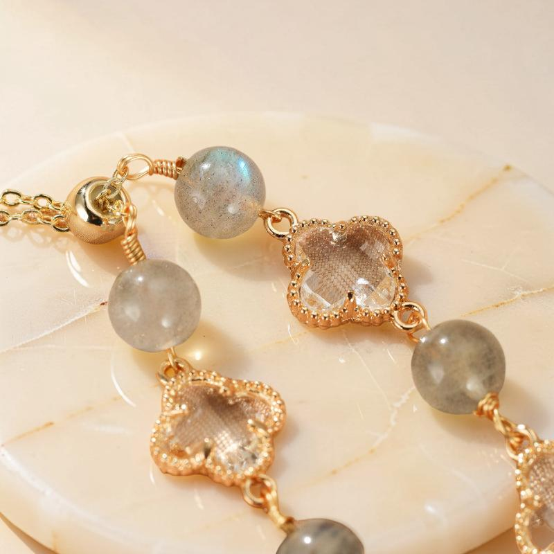 Bracelet Labradorite et Cristal de Roche – Trèfle Porte-Bonheur