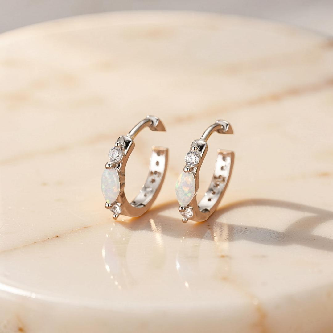 Boucles d'Oreilles Opale – Halo Intemporel, Argent