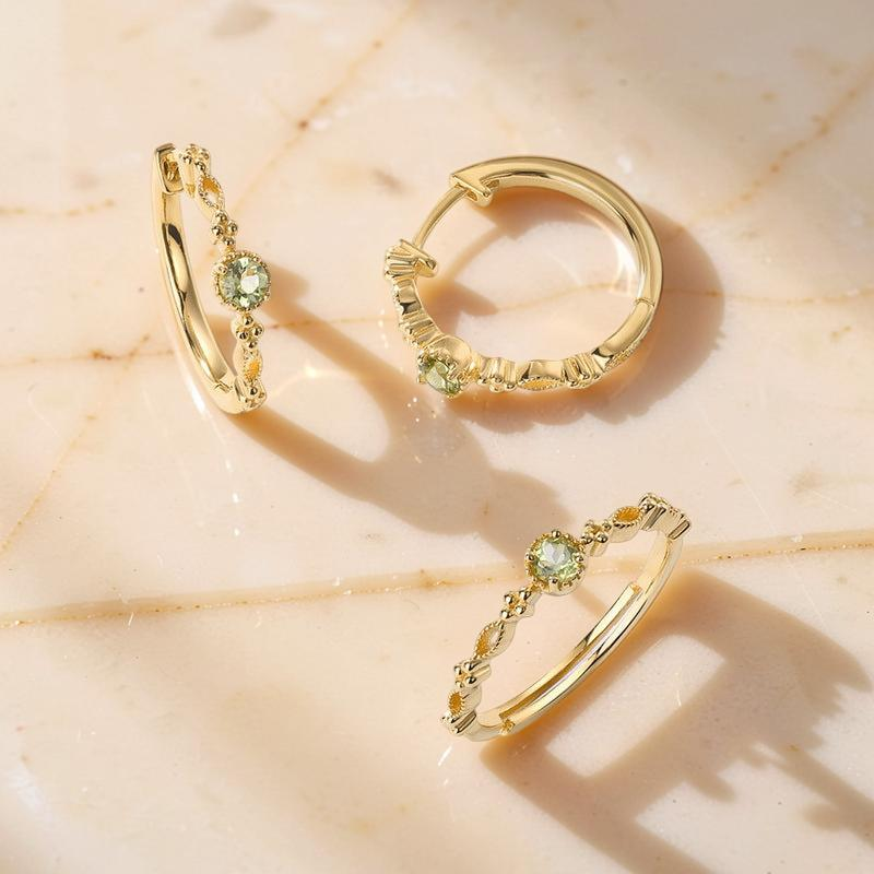 Boucles d'Oreilles Créoles Péridot – Élégance Naturelle, Argent Plaqué Or
