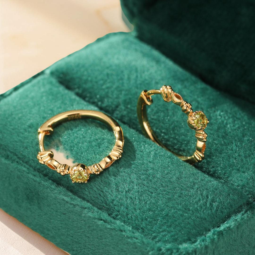 Boucles d'Oreilles Créoles Péridot – Élégance Naturelle, Argent Plaqué Or