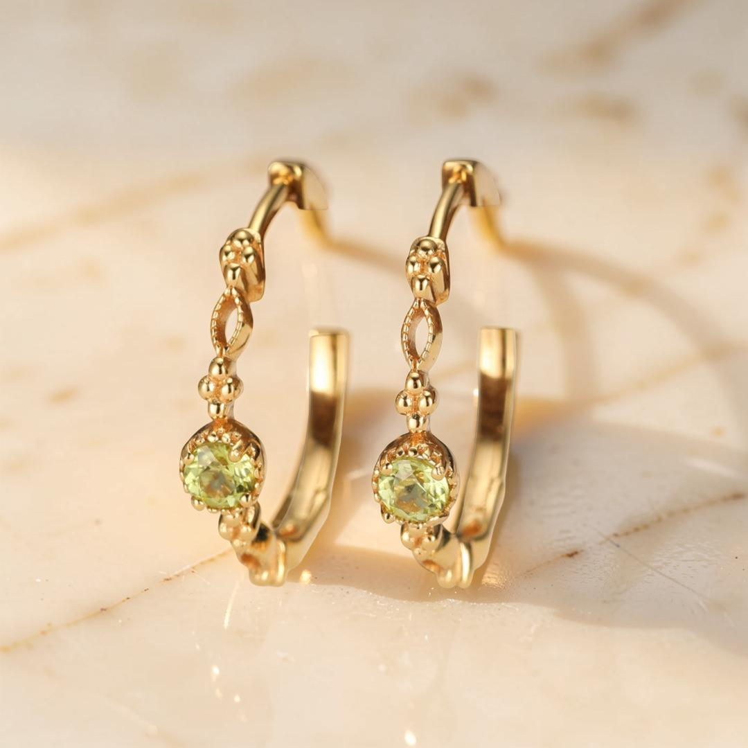 Boucles d'Oreilles Créoles Péridot – Élégance Naturelle, Argent Plaqué Or