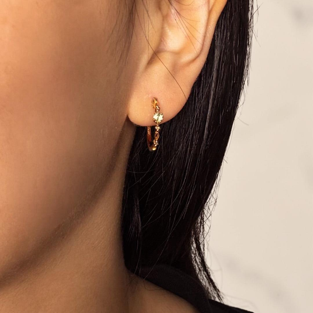 Boucles d'Oreilles Créoles Péridot – Élégance Naturelle, Argent Plaqué Or