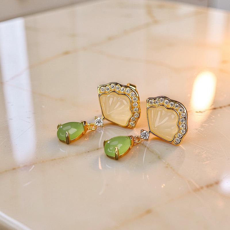 Boucles d'Oreilles Jade – Cœur de Nacre, Argent Plaqué Or