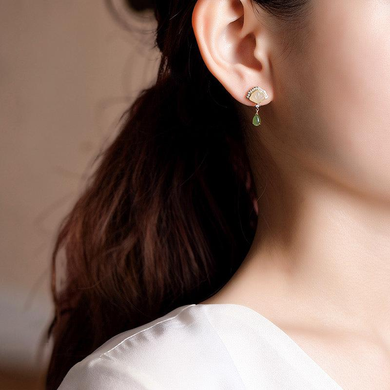 Boucles d'Oreilles Jade – Cœur de Nacre, Argent Plaqué Or