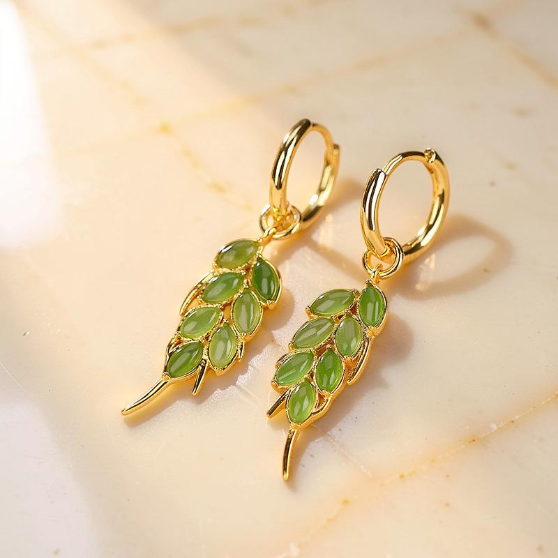Boucles d'Oreilles Jade – Feuilles de Sérénité, Argent Plaqué Or