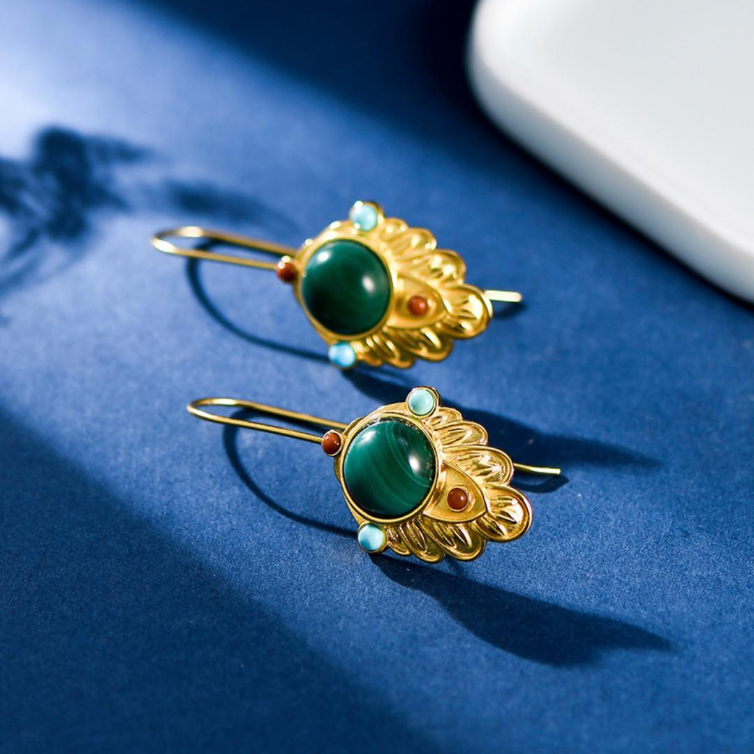Boucles d'Oreilles Malachite – Feuille Dorée, Argent Plaqué Or
