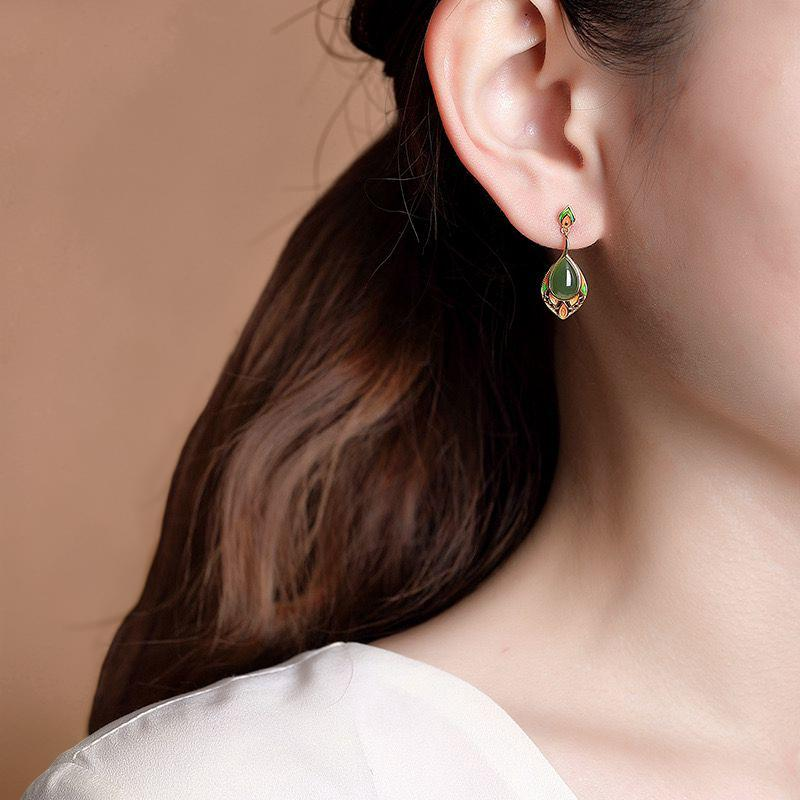 Boucles d'Oreilles Pendantes Jade – Feuille de Joie, Argent Plaqué Or